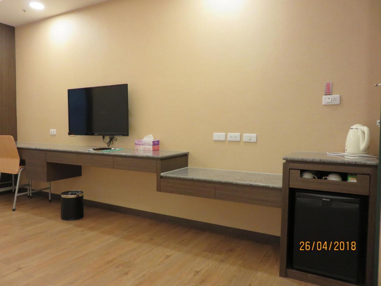 Mao Hua Motel Тайчжун Экстерьер фото
